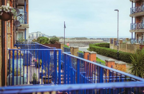 Eastbourne House | Sovereign Sunrise near to beach