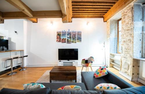 Old Lyon Apartment | Soyeux - Superbe canut quai de Saône