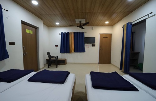 Ghodegaon Hotel | SP Tourist Home