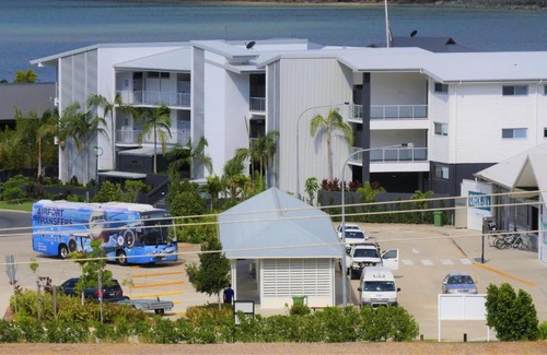Airlie Beach Apartment | Spa Haven 17A