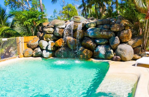 Airlie Beach Apartment | Spa Haven 17A