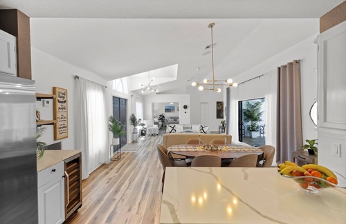 Palm River Estates House | Spa like relaxing vacation house .