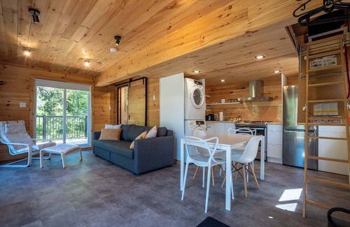 Saint-Alphonse-Rodriguez Ski Chalet | Spa, Private Lake & EV - Chalet Hello