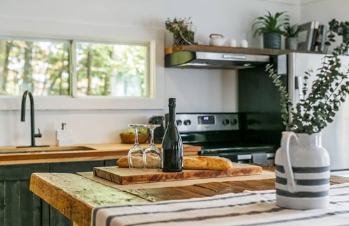 Potton Ski Chalet | Spa Retreat by Lake Memphre, OwlsHead