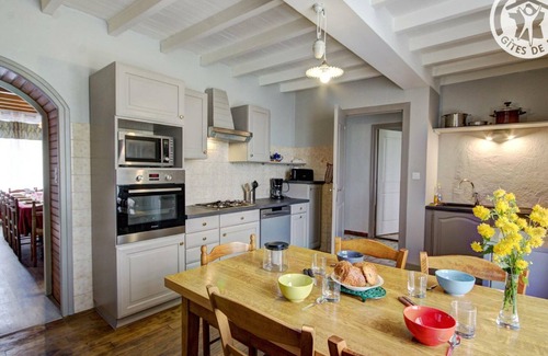 Saint-Didier-sur-Rochefort Cottage | Spacious 6-Bedroom Family Home with Garden, Terrace, and Modern Amenities in Saint-Didier-sur-Rochefort