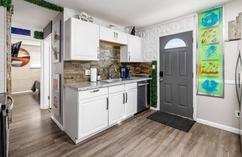 Obetz House | Space Camp - 4 Bedroom Ranch with Barcade, Playground and Gameroom