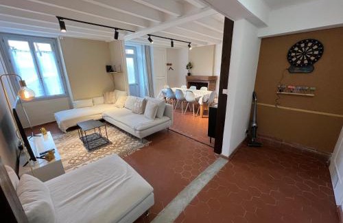 Saint-Brisson-sur-Loire House | Spacieuse Maison de Village - Baby-foot & Fléchettes
