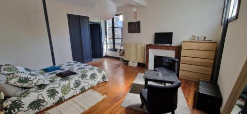 Oloron-Sainte-Marie Villa | Spacieuse Maison de ville - Quartier Calme - 10 Personnes