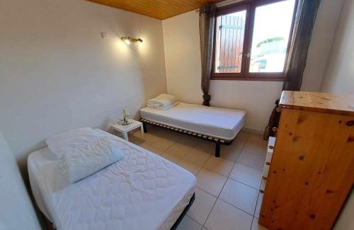 Marseillan Plage House | Spacieuse maison 4 pièces, 8 couchages, terrasse, parking privé, proche Marseillan plages - FR-1-326-420