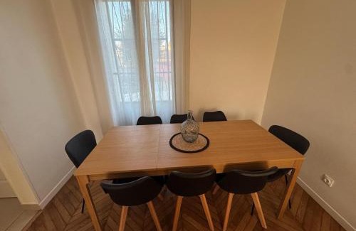 Stains Apartment | Spacieuse maison, CDG, Astérix, Disney, Paris