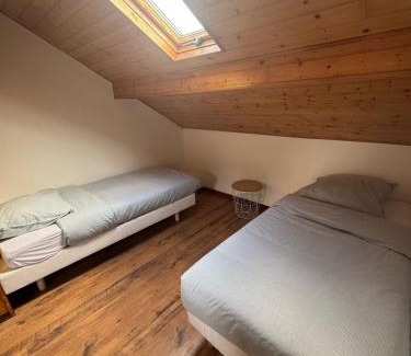 Stains Apartment | Spacieuse maison, CDG, Astérix, Disney, Paris