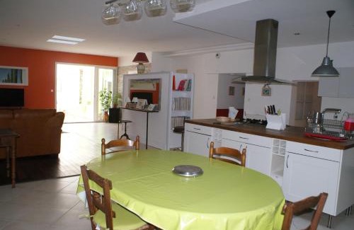 Bessan House | Spacieuse maison de village climatisée avec jardin patio