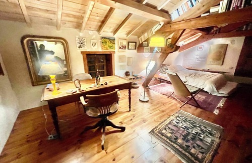 Ambert Other | Spacieuse maison en pierre de taille nichée à la lisière de la forêt!