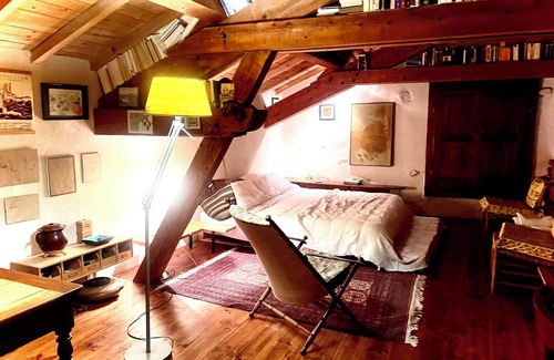 Ambert Other | Spacieuse maison en pierre de taille nichée à la lisière de la forêt!