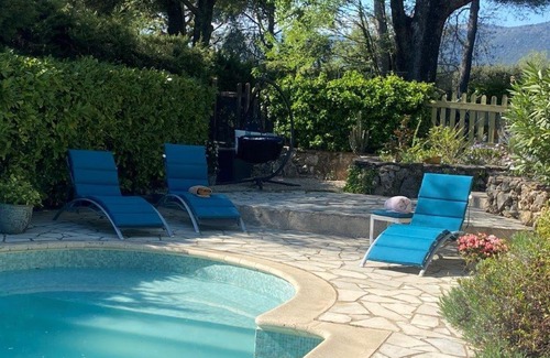 Roquefort-les-Pins Villa | Spacieuse villa provençale au calme absolu.