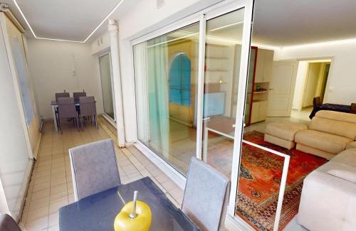 Old Town Apartment | Spacieux 3P en centre-ville avec terrasse vue mer à Menton - FR-1-196-379