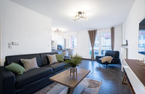Woippy Apartment | Spacieux - 4 pers' - Balcon - 2 lits - Parking