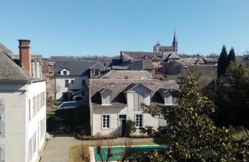 Bagneres-de-Bigorre Apartment | Spacieux Appartement au Pied de la Montagne