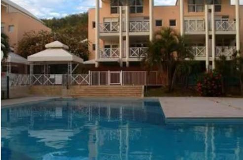 Le Diamant Apartment | Spacieux appartement avec terrasse et piscine au Diamant