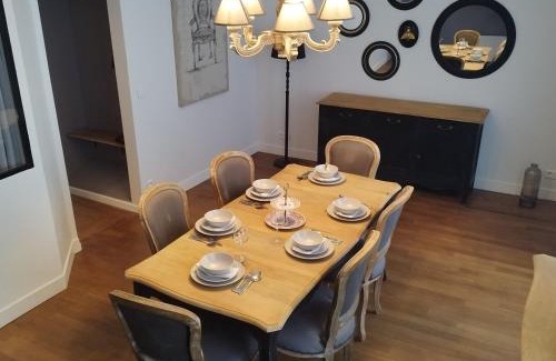 Fontainebleau Apartment | Spacieux duplex en plein centre-ville de Fontainebleau