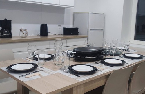 Guebwiller Apartment | Spacieux et Serein Avec Patio, Barbecue et Wifi
