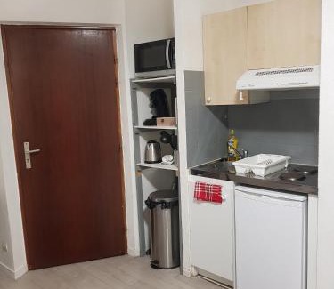 Faubourg North Apartment | Spacieux studio – Place de la république
