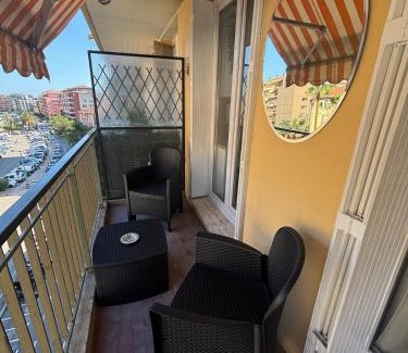 Menton Apartment | Spacieux studio proche gare