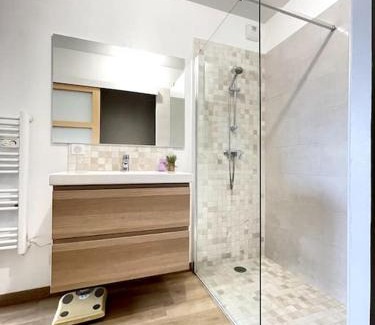 Sud Apartment | Spacieux T2 + Parking à 5 min d'Aix