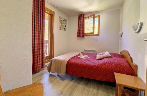 Les Bruyeres Apartment | Spacieux T3 aux pieds des pistes avec balcon ouest – 6 couchages - FR-1-344-1011