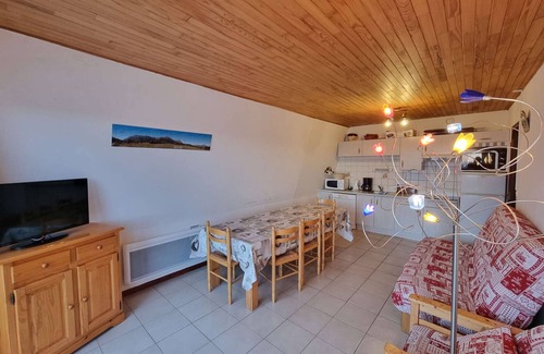 Saint-Michel-de-Chaillol Apartment | Spacious 10/12-Person Apartment with Balcony - Saint-Michel-de-Chaillol