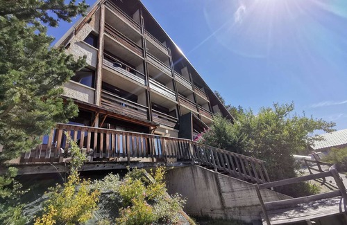 Saint-Michel-de-Chaillol Apartment | Spacious 10/12-Person Apartment with Balcony - Saint-Michel-de-Chaillol