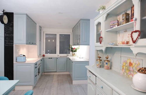El Ensanche Zona Nuova Apartment | Spacious 5 Bedroom Accommodation!