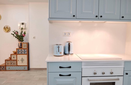 El Ensanche Zona Nuova Apartment | Spacious 5 Bedroom Accommodation!