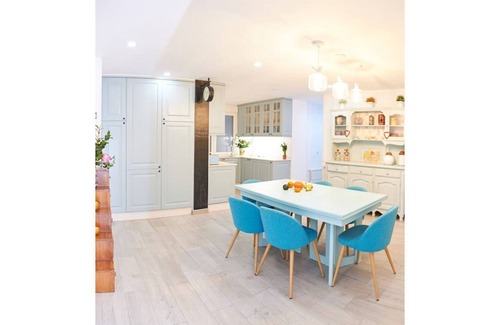 El Ensanche Zona Nuova Apartment | Spacious Luxurious 3 Bedroom Accommodation!
