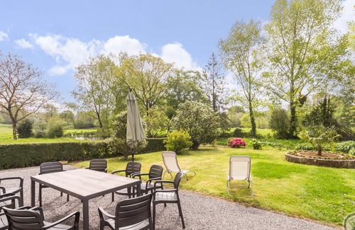 Le Grippon Cottage | Spacious Countryside House with Garden, BBQ, and Games Near Mont St-Michel
