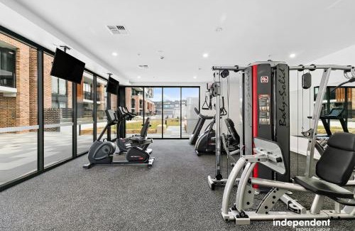 Narrabundah Apartment | Spacious 1-Bed Apartment with Gym, BBQ & Parking