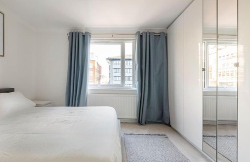 London Borough of Bromley Apartment | Spacious 1 bed apartment with parking & balcony!