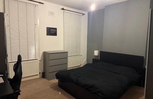 Stoke Newington Apartment | Spacious 1 bed apartment