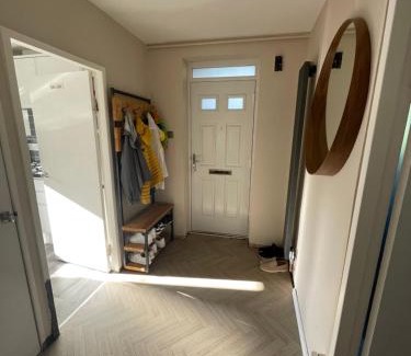 Vassall Apartment | Spacious 1 bed flat in zone 2