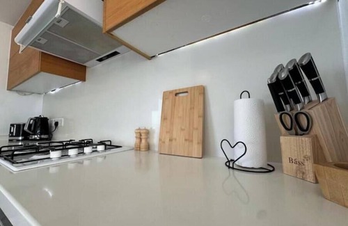 Zeytinlik Apartment | Spacious 1 bed Girne centre, walk to city