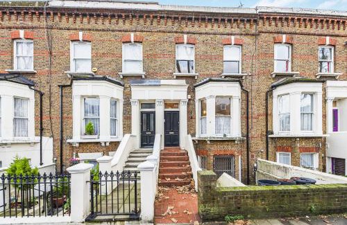 Harrow Road Apartment | Spacious 1-Bed near Maida Vale