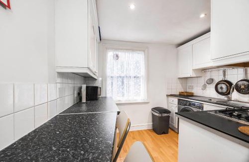 Harrow Road Apartment | Spacious 1-Bed near Maida Vale