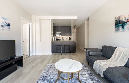 Nob Hill Apartment | Spacious 1 bedroom apartment with work desk in San Francisco