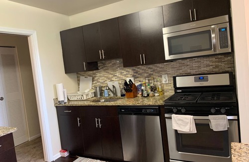 Alexandria West Apartment | Spacious 1-bedroom apartment in Alexandria available for min. 2-weeks stay