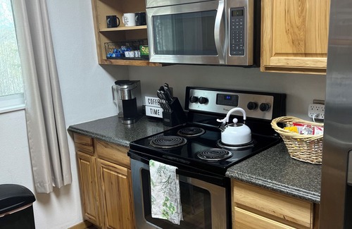 Fairbanks Cabin | Spacious 1-Bedroom Alaskan Cabin in the hills.