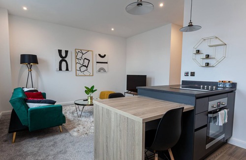 Bolton Apartment | Spacious 1 Bedroom Apartment in Bolton