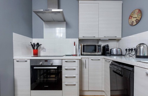 Exeter Apartment | Spacious 1 Bedroom Apartment in Central Exeter