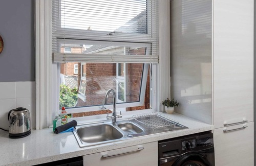 Exeter Apartment | Spacious 1 Bedroom Apartment in Central Exeter