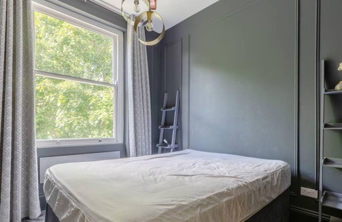 Belsize Apartment | Spacious 1 Bedroom Apartment Near Primrose Hill