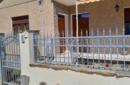 Olmedo Apartment | Spacious 1-bedroom apartment in enjoyable Olmedo with AC, WiFis